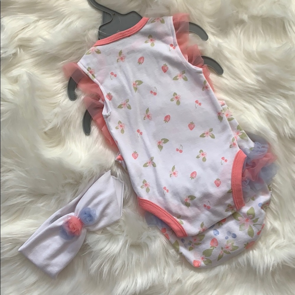 Set of onesies - Picture 2 of 4